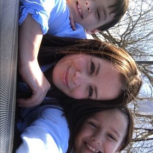 Meet your Posher, Kendra